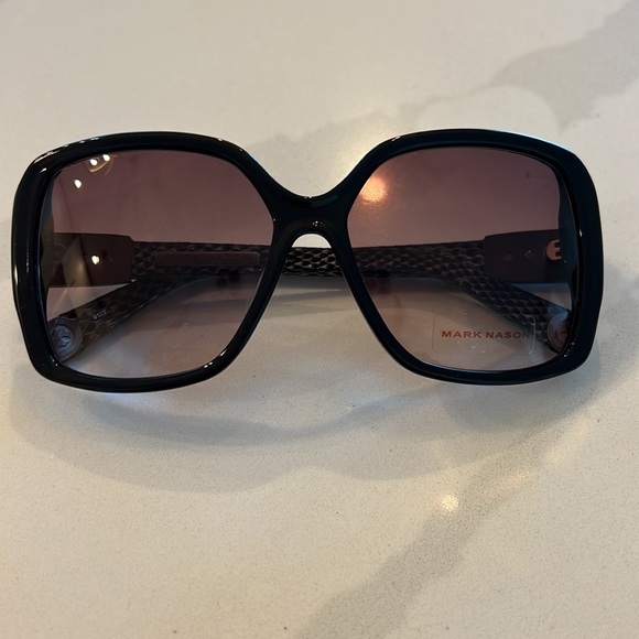 Mark Nason women's sunglasses - Picture 2 of 11